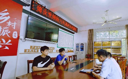 公益慈悲，，，，，，我们一向在路上